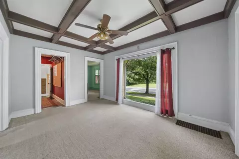 Living - 900 2nd, Jackson, MI 49203 photo 6 of 7