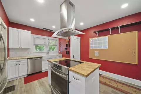 Kitchen - 900 2nd, Jackson, MI 49203 photo 2 of 4