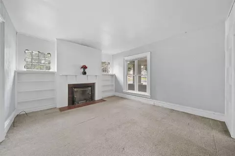 Living - 900 2nd, Jackson, MI 49203 photo 1 of 7