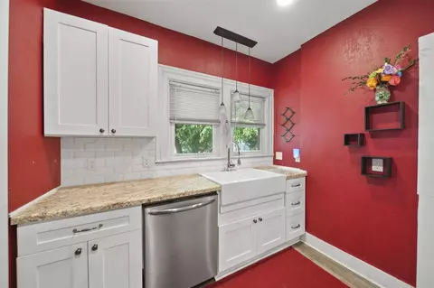 Kitchen - 900 2nd, Jackson, MI 49203 photo 3 of 4