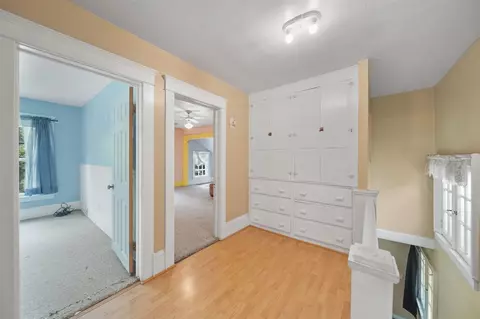 Entry Way - 900 2nd, Jackson, MI 49203 photo 3 of 4
