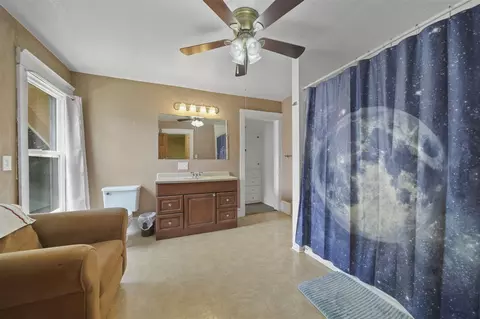 Bath - 900 2nd, Jackson, MI 49203 photo 1 of 2