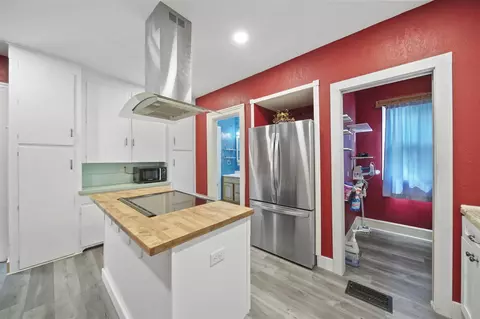 Kitchen - 900 2nd, Jackson, MI 49203 photo 4 of 4