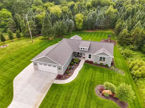 4031 Autumn Rdg, Middleville, MI 49333