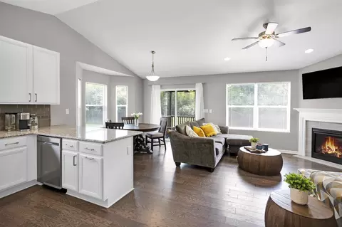 4115 Stoneridge, Jackson, MI 49203 photo 4