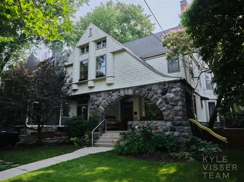 254 College, Grand Rapids, MI 49503