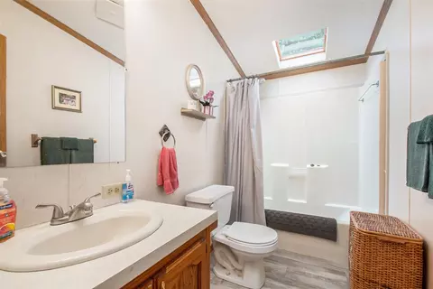 Bath - 209 Terre Coupe, Buchanan, MI 49107 photo 2 of 2