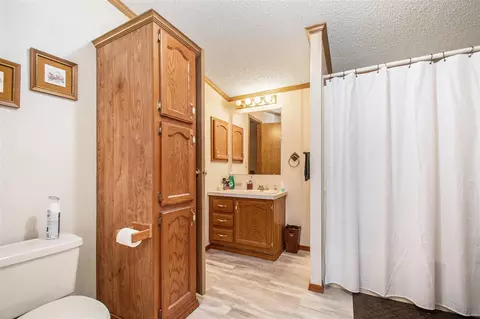 Bath - 209 Terre Coupe, Buchanan, MI 49107 photo 1 of 2