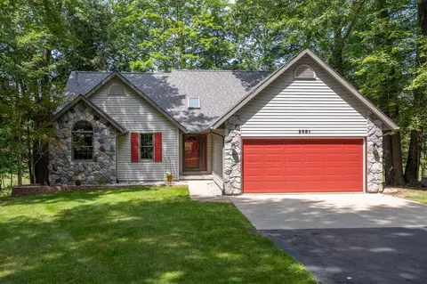 9681 Club House, Canadian Lakes, MI 49346
