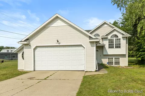 5589 Burlingame, Wyoming, MI 49509