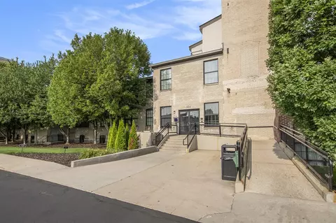 533 Columbia #313, Holland, MI 49423