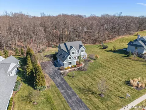3757 Lake Birch, Grand Rapids, MI 49525