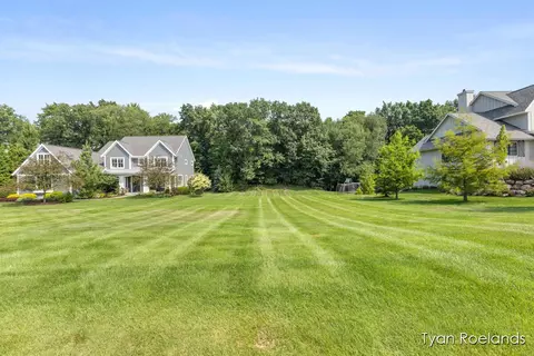 3769 Lake Birch, Grand Rapids, MI 49525