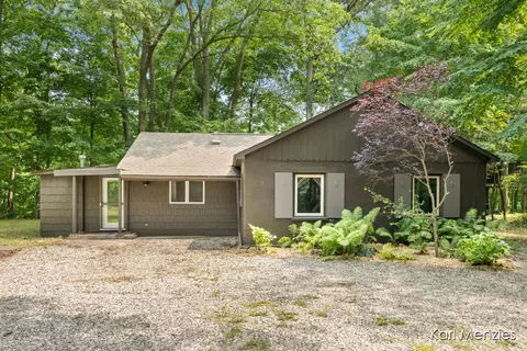 5820 Verta, Belmont, MI 49306