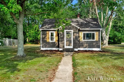 403 136th, Holland, MI 49424