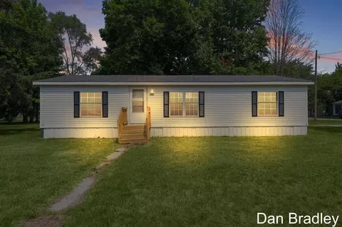 219 Williams, Howard City, MI 49329