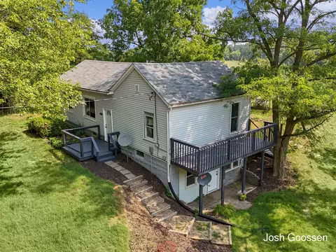 1005 41st, Allegan, MI 49010
