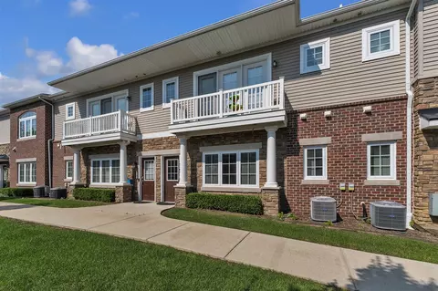5633 Arbor Chase, Ann Arbor, MI 48103