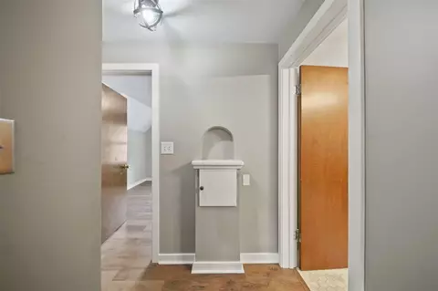 Entry Way - 811 S Webster, Jackson, MI 49203 photo 4 of 4