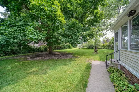 Exterior - 811 S Webster, Jackson, MI 49203 photo 5 of 13