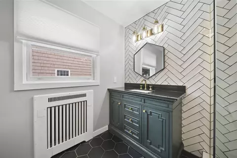 Bath - 811 S Webster, Jackson, MI 49203 photo 2 of 6