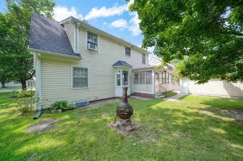 Exterior - 811 S Webster, Jackson, MI 49203 photo 9 of 13