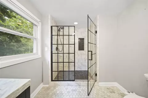 Bath - 811 S Webster, Jackson, MI 49203 photo 6 of 6