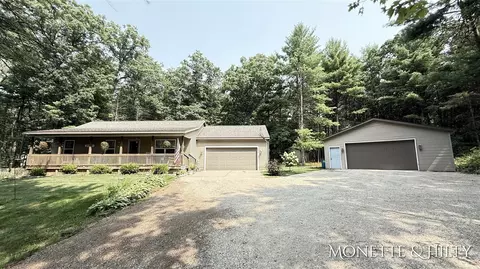 6472 15th, Twin Lake, MI 49457