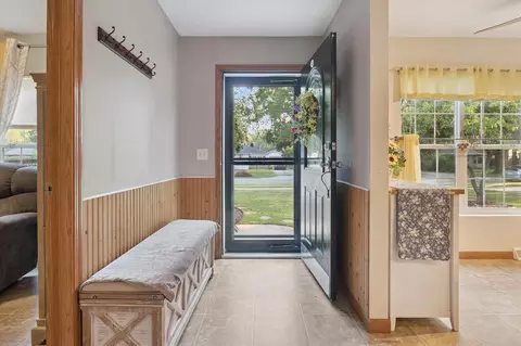 Entry Way - 2139 Lewis Dr, Niles, MI 49120 photo 2 of 3