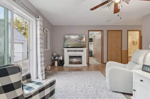 Living - 2139 Lewis Dr, Niles, MI 49120 photo 3 of 4