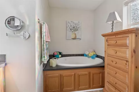 Bath - 2139 Lewis Dr, Niles, MI 49120 photo 2 of 4