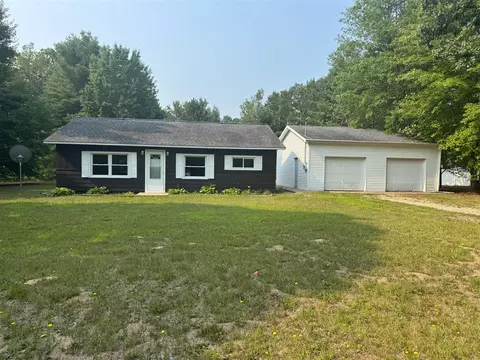 140 E Pierce, White Cloud, MI 49349