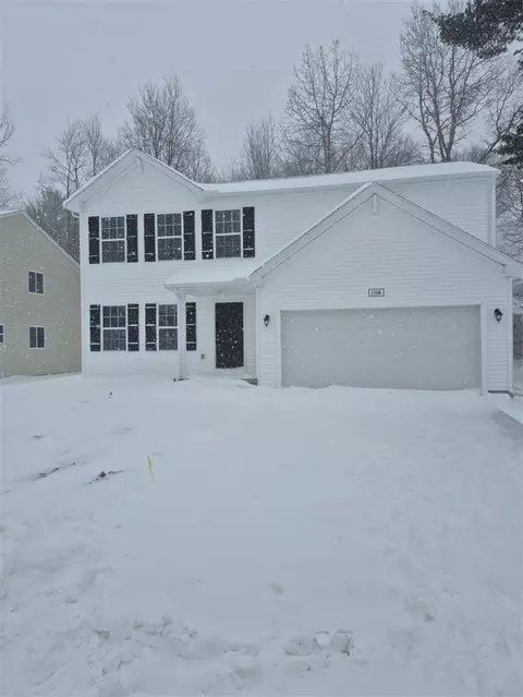 1206 Cedarwood, Greenville, MI 48838