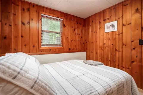 Bedroom - 4558 W Unora, Baldwin, MI 49304 photo 4 of 6