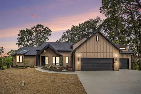 10381 Country Clb, Richland, MI 49083