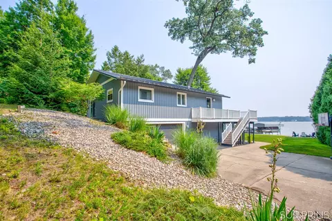 1485 Hess Lk, Grant, MI 49327