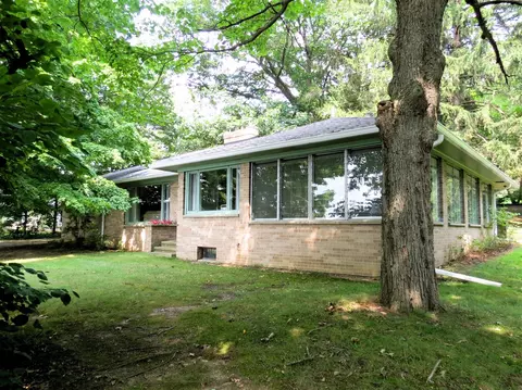 890 White Lk, Pleasant Lake, MI 49272