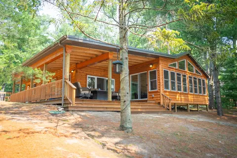 28 N Jackpine, Fountain, MI 49410