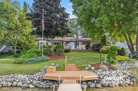 7165 Camino Del Rey, Rockford, MI 49341