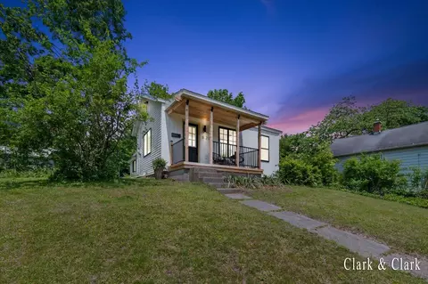 820 Hackett, Ionia, MI 48846