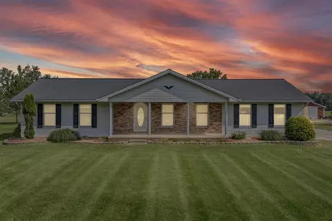 5249 Carleton Rockwood, South Rockwood, MI 48179