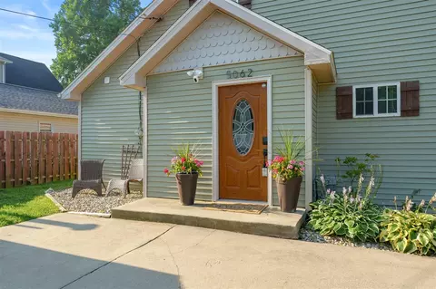 5062 Deep Pt, Portage, MI 49002