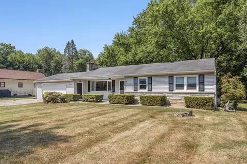 12674 S Sprinkle, Vicksburg, MI 49097
