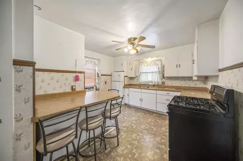 Kitchen - 2405 Crest, Jackson, MI 49203 photo 2 of 2