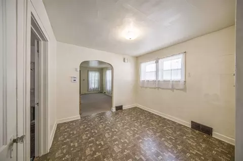 Dining - 2405 Crest, Jackson, MI 49203 photo 1 of 1