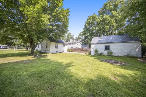 Exterior - 2405 Crest, Jackson, MI 49203 photo 3 of 5