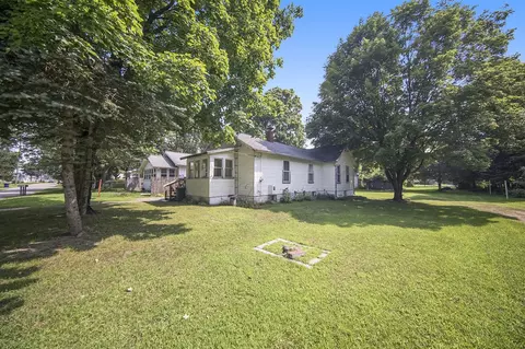 2405 Crest, Jackson, MI 49203