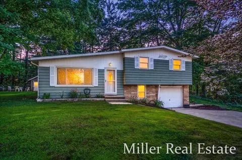 2682 Quakezik, Hastings, MI 49058