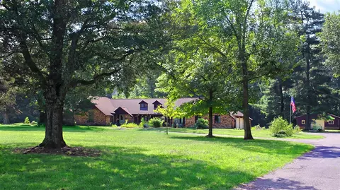 5727 W Q, Kalamazoo, MI 49009