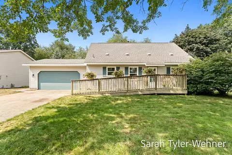 161 W 34th, Holland, MI 49423